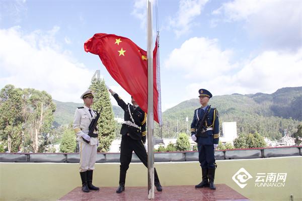 张爱玲在美国孤独死去，身旁留下遗言：任何人都不许看自己的遗体